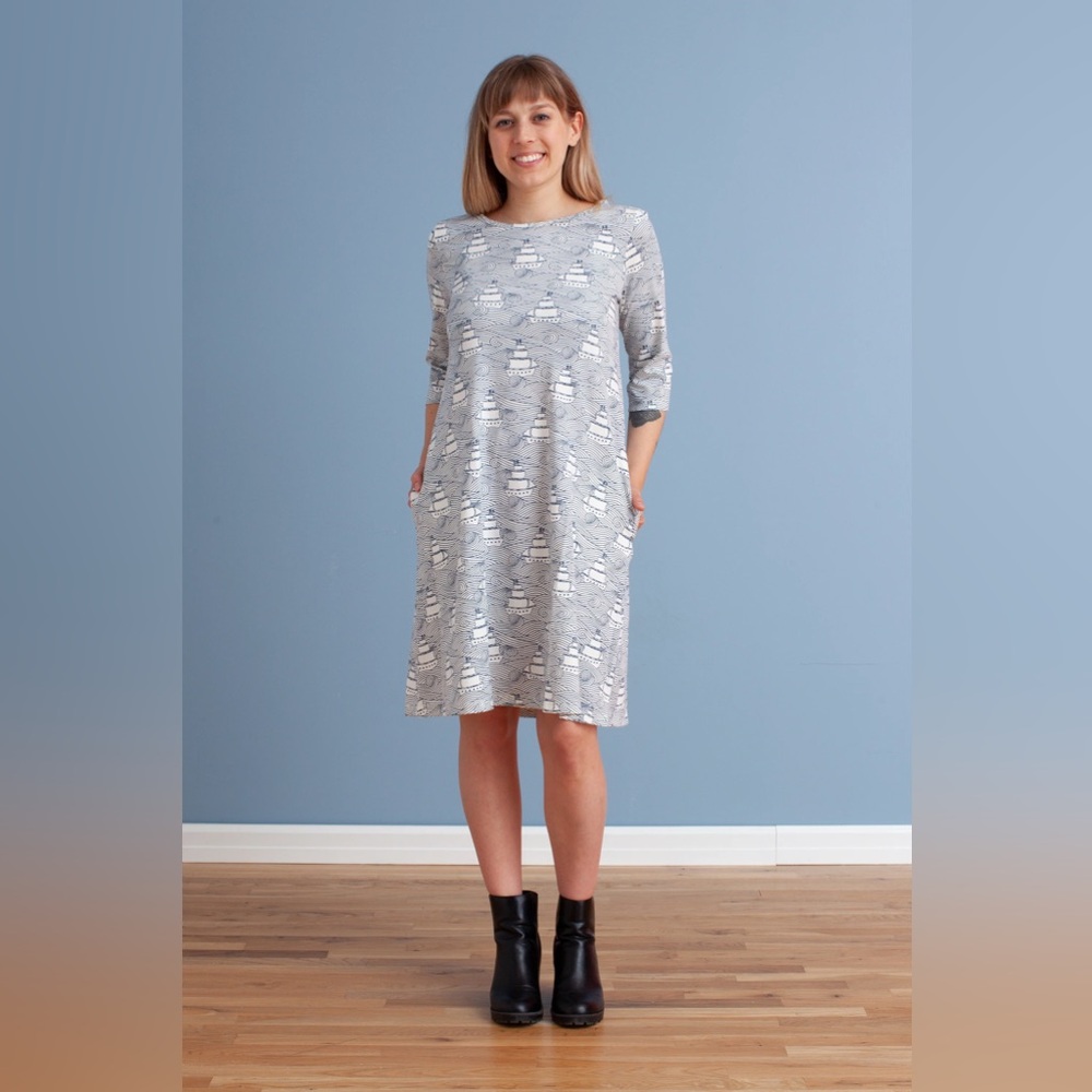 Winter Water Factory Helsinki Dress in Tropical Bird print - Picture 6 of 8